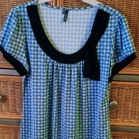 Maurice's Women's Large Blue & Black Short-sleeved Blouse with Black Bow - Picture 1 of 8